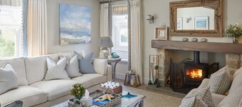 Beach Bay Cottage - Four Bedroom Villa, Sleeps 10