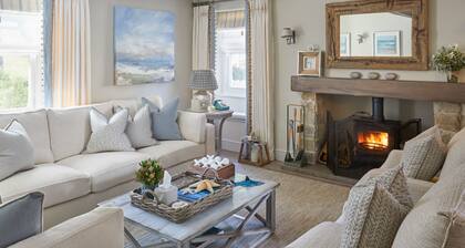 Beach Bay Cottage - Four Bedroom Villa, Sleeps 10