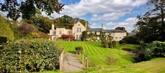 Colleton Hall - Six Bedroom Villa, Sleeps 12