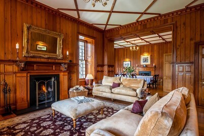 Ross-shire Hall - Seven Bedroom Villa, Sleeps 14