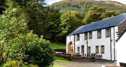 Argyll Barn - Seven Bedroom Villa, Sleeps 14