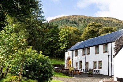 Argyll Barn - Seven Bedroom Villa, Sleeps 14