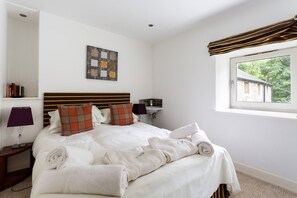7 bedrooms, iron/ironing board, Internet, bed sheets