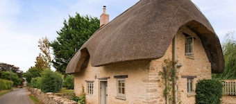 Daffodil Cottage - One Bedroom Villa, Sleeps 2