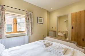 2 chambres, fer et planche Ă repasser, Wi-Fi, draps fournis
