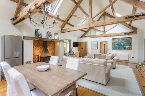 Chevaliers Estate - Ten Bedroom Villa, Sleeps 20