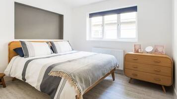 7 slaapkamers, een strijkplank/strijkijzer, internet, beddengoed