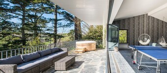 Salcombe Retreat - Seven Bedroom Villa, Sleeps 16