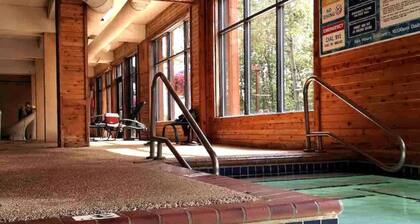 Summit Serenity, 4-Person Condo Escape