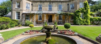 Purnell Manor - Nine Bedroom Villa, Sleeps 26