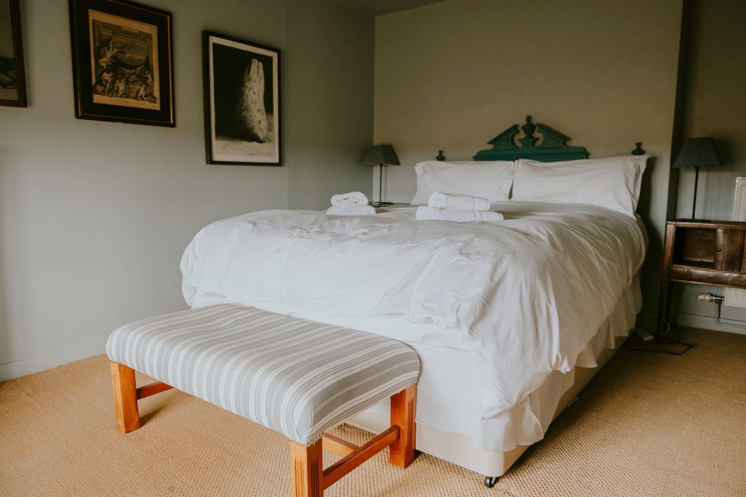 3 chambres, fer et planche à repasser, Wi-Fi, draps fournis