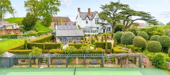 Cedar Lodge - Seven Bedroom Villa, Sleeps 19