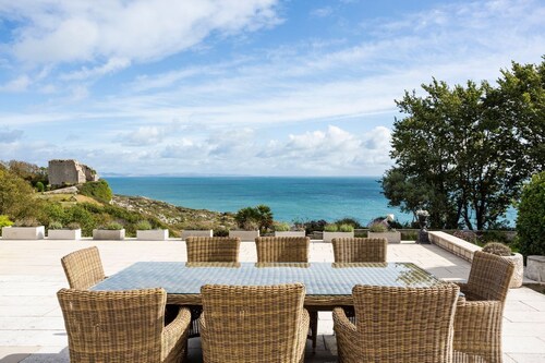 Dorset Castle - Nine Bedroom Castle, Sleeps 20