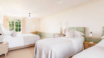 9 chambres, fer et planche Ă repasser, Internet gratuit, draps fournis