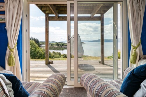 Seal Bay Cottage - Four Bedroom Villa, Sleeps 8