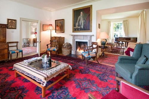 Wallace House - Nine Bedroom Villa, Sleeps 18