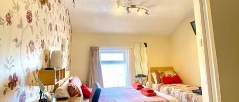 Triple Room (Room 2) | Bed sheets