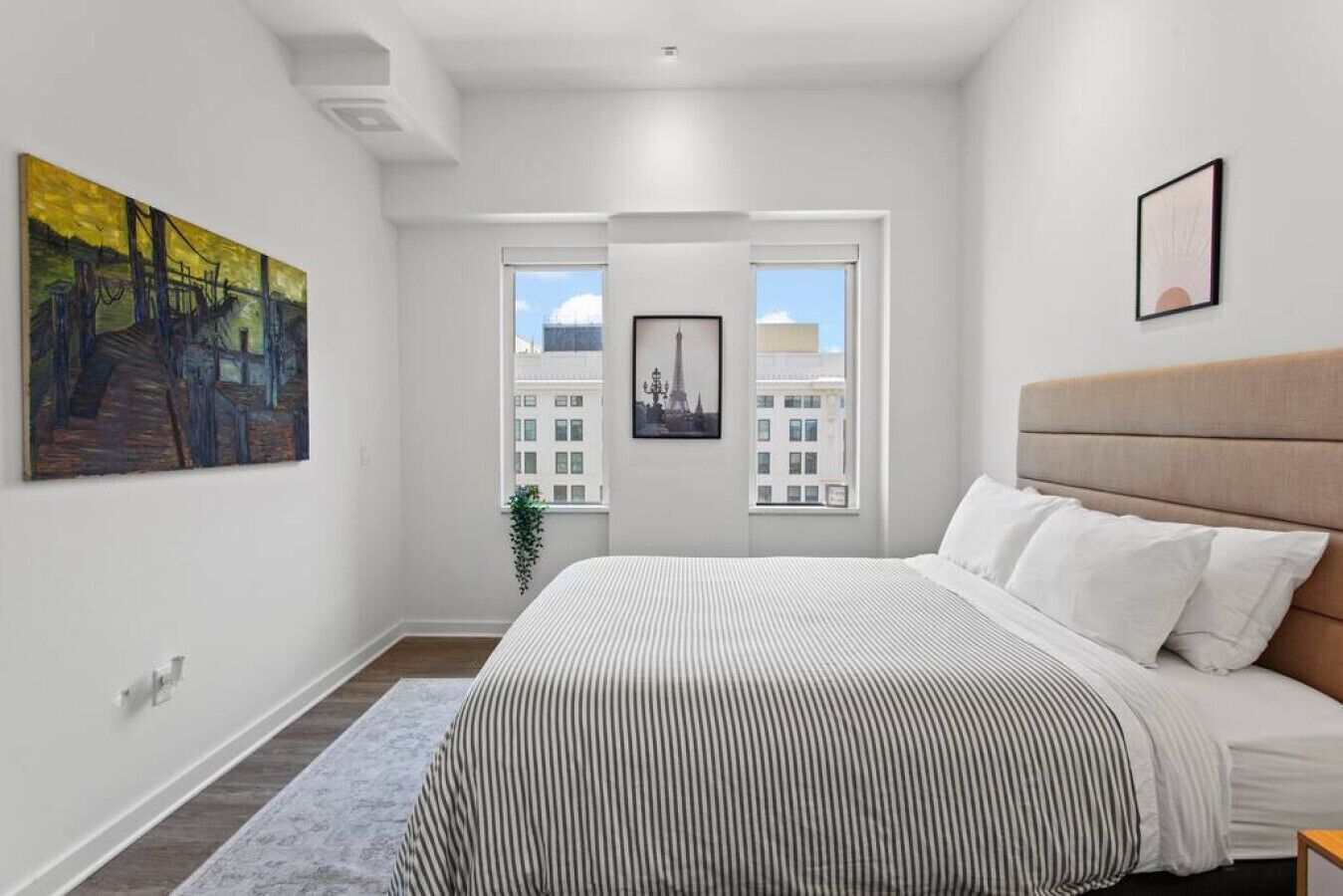 1 chambre, bureau, fer et planche à repasser, Wi-Fi