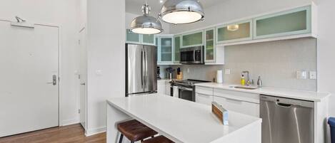 Fridge, microwave, oven, stovetop