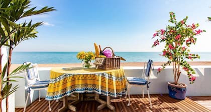 The Breakers - Riviera Apartment