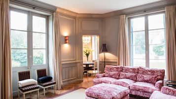 TV, DVD player, table tennis, offices