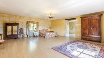 6 chambres, fer et planche Ă repasser, Wi-Fi, draps fournis