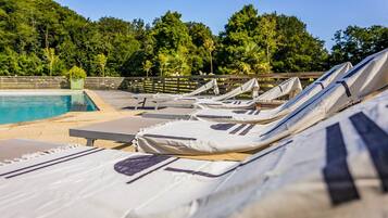 Een verwarmd zwembad