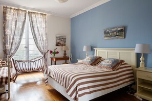 10 Schlafzimmer, Bügeleisen/Bügelbrett, Internetzugang, Bettwäsche