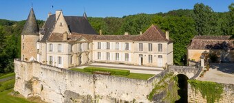 Chateau La Moinerie - Ten Bedroom Castle, Sleeps 20