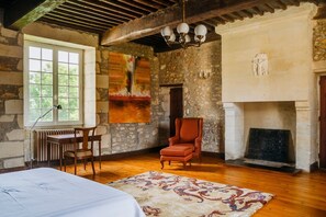 10 chambres, fer et planche à repasser, accès Internet, draps fournis