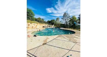 Raymond Ranch Haven/ bass lake/Yosemite