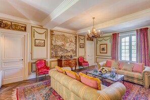 Fireplace, DVD player - Chateau Des Reves - Eight Bedroom Castle, Sleeps 15 (Tamerville)