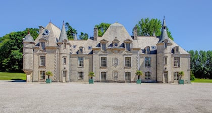 Chateau Des Reves - Eight Bedroom Castle, Sleeps 15