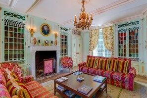 Interior - Chateau Des Reves - Eight Bedroom Castle, Sleeps 15 (Tamerville)