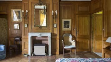 8 habitaciones, tabla de planchar con plancha, internet y ropa de cama