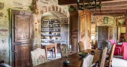 Mas De Beauce - Four Bedroom Villa, Sleeps 8