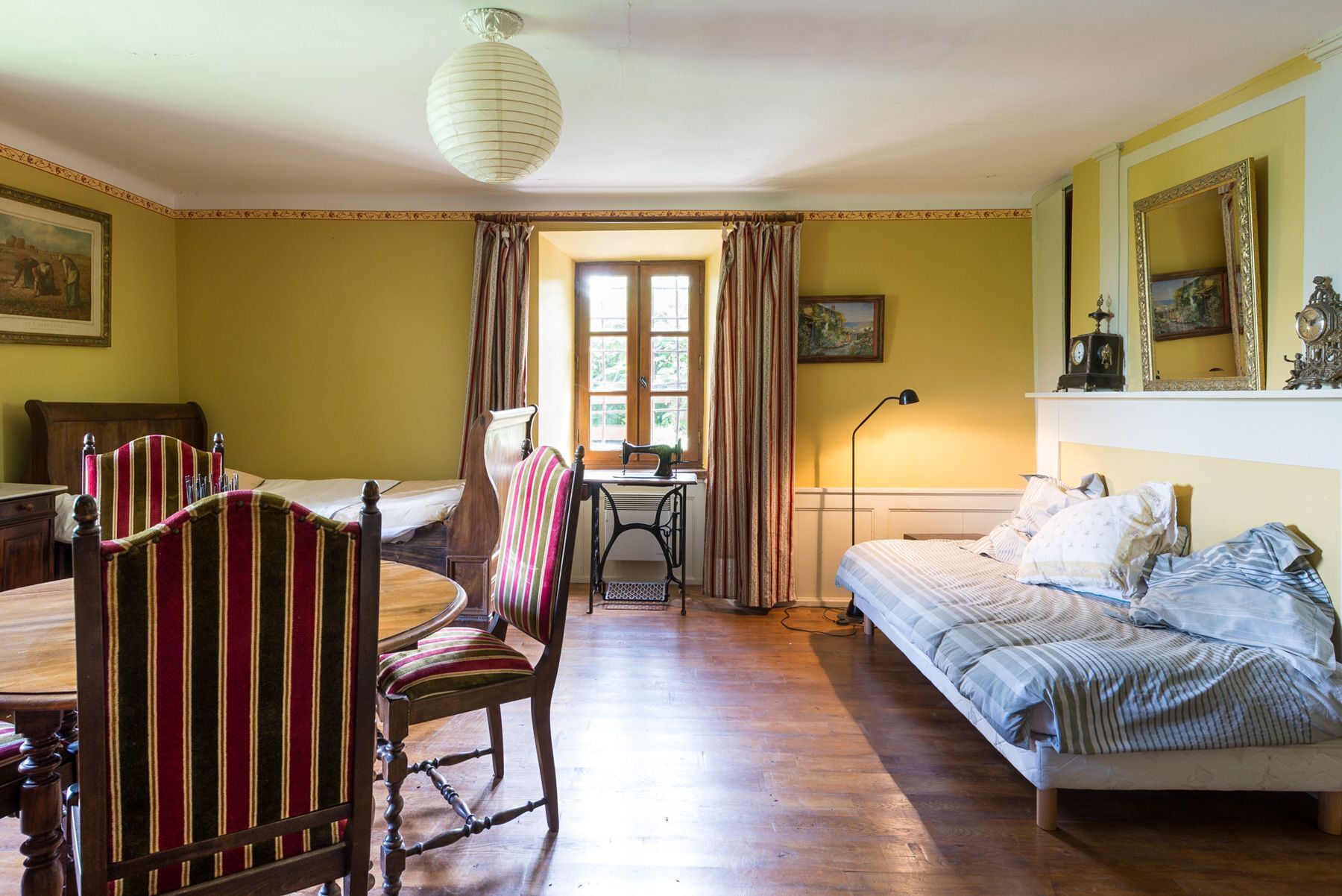 4 chambres, fer et planche à repasser, accès Internet, draps fournis