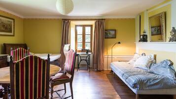 4 chambres, fer et planche Ă repasser, accĂšs Internet, draps fournis