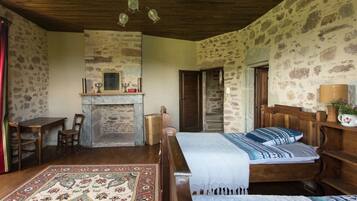 4 chambres, fer et planche Ă repasser, accĂšs Internet, draps fournis