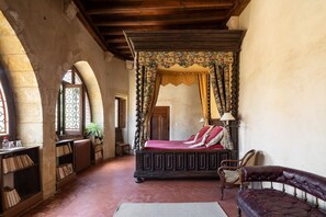 6 habitaciones, tabla de planchar con plancha, internet y ropa de cama 