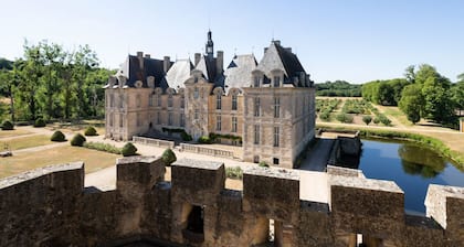 Chateau De St Louis - Diez Habitaciones Villa, Capacidad 24