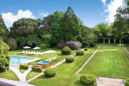 Manoir Mer et Lacs - Neuf Chambres Villa, Couchages 18