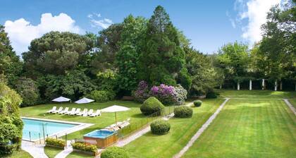 Manoir Mer et Lacs - Neuf Chambres Villa, Couchages 18