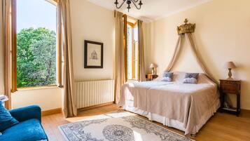 5 Schlafzimmer, BĂŒgeleisen/BĂŒgelbrett, WLAN, BettwĂ€sche