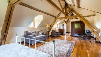 5 chambres, fer et planche à repasser, Wi-Fi, draps fournis