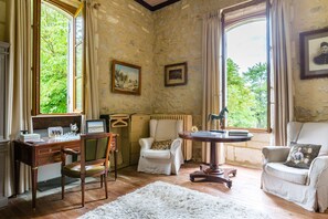 Interior - Chateau Seyches - Five Bedroom Castle, Sleeps 10 (Puymiclan)