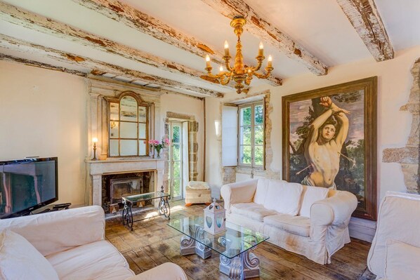 TV, fireplace, DVD player, table football