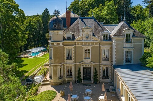 Chateau De Fremont - Twelve Bedroom Castle, Sleeps 54