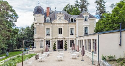 Chateau De Fremont - Doce Habitaciones , Capacidad 54