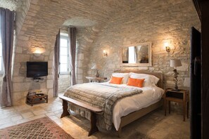 13 habitaciones, tabla de planchar con plancha y acceso a internet 